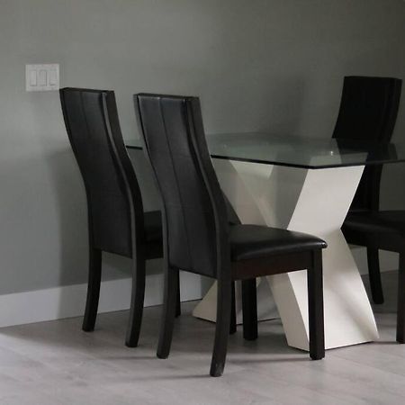 Unique Modern Luxury 2 Bedroom Apartment Rental Chapleau Extérieur photo